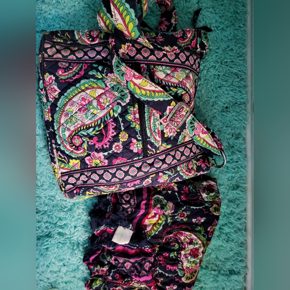 VERA BRADLEY PETAL PAISLEY Hipster Crossbody + Scarf/Shawl Fringe - Picture 4 of 12